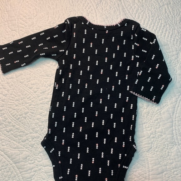 3 Carter’s sets Bundle with an extra long sleeves onesie size 3M - Picture 8 of 9